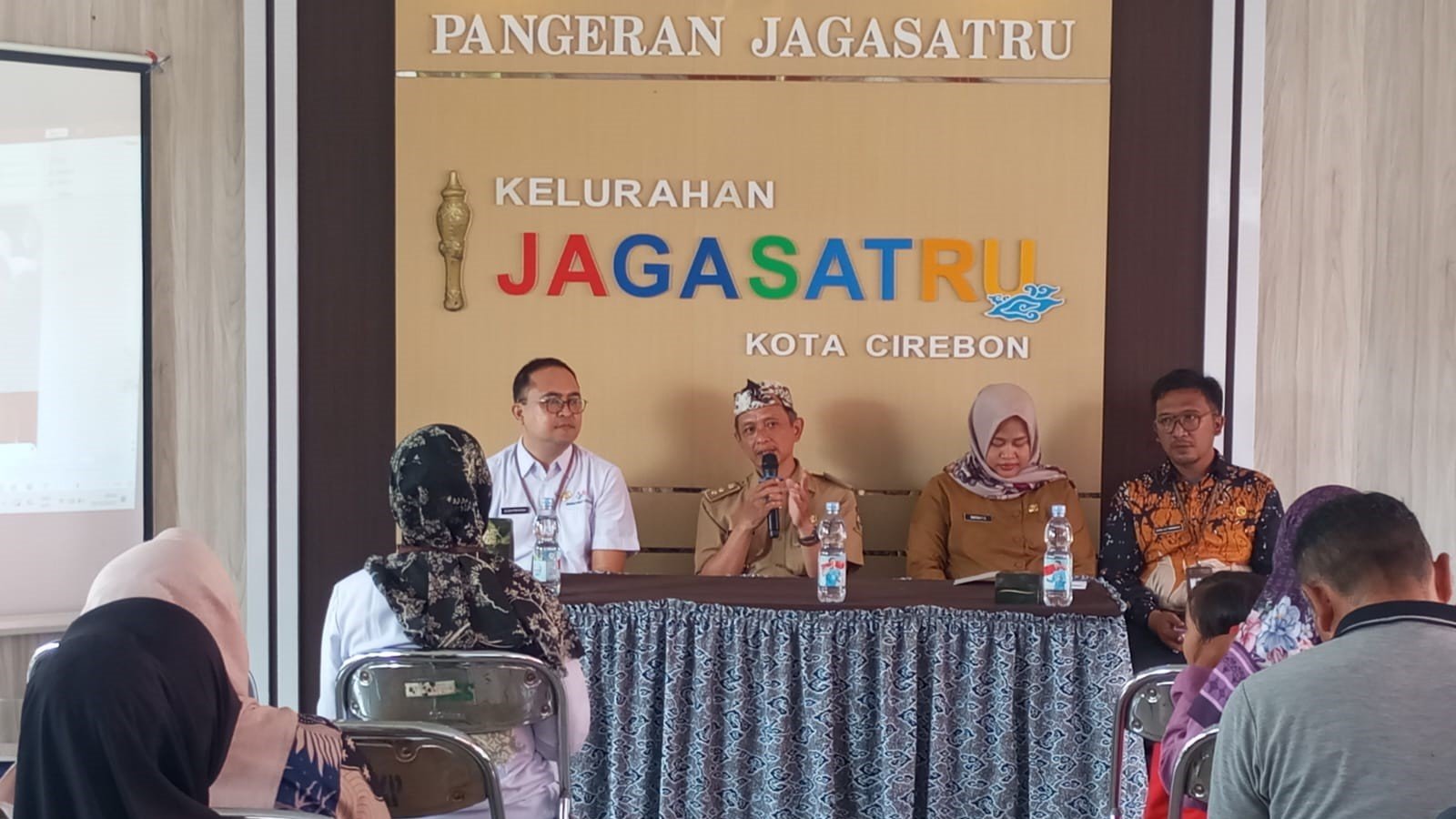 Kegiatan Pembinaan Peningkatan Kapasitas Lembaga Kemasyarakatan Kelurahan (LKK)