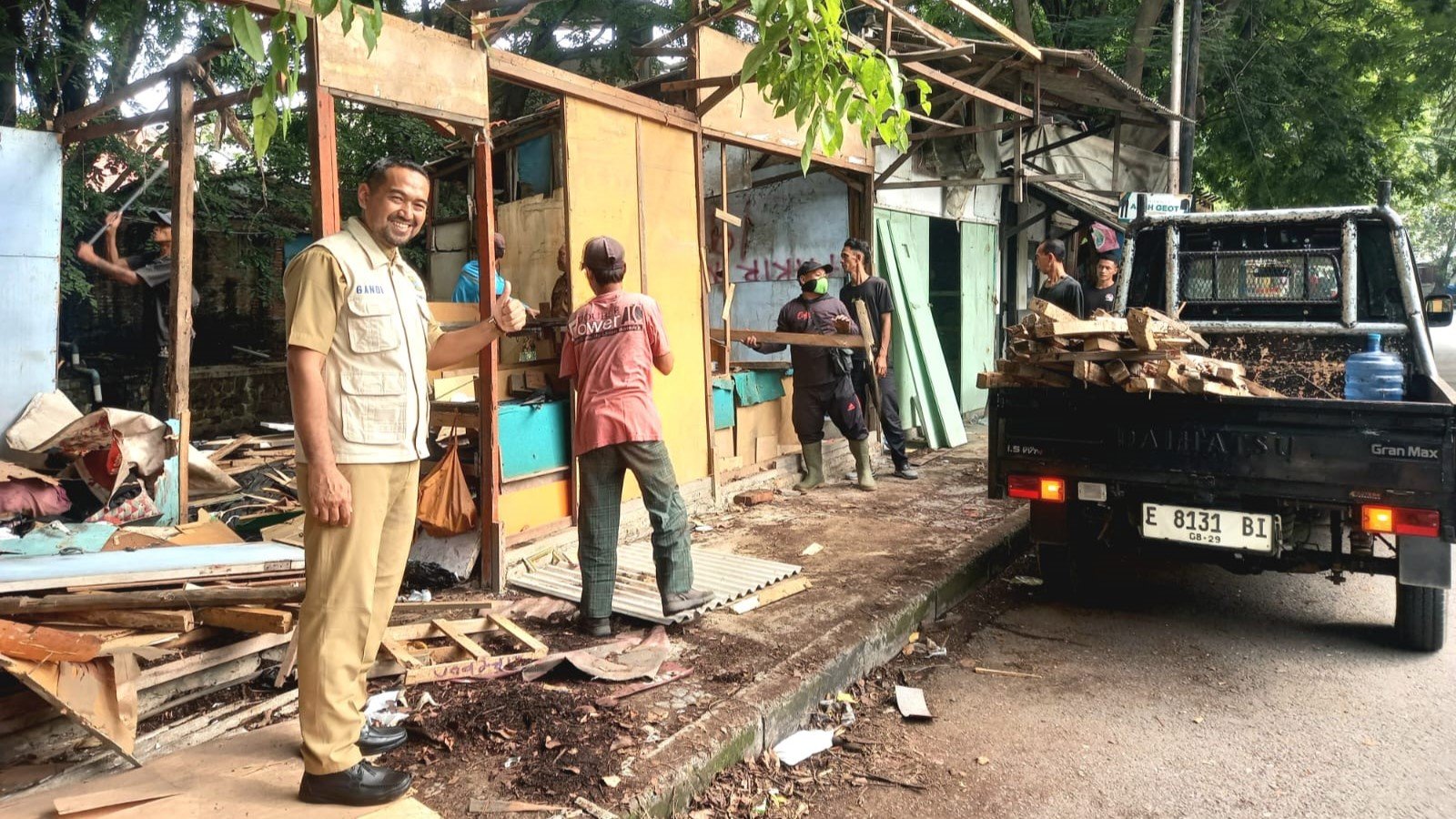 Penertiban Dan Penataan PKL Sepadan Di Jalan Sukalila Selatan,Jalan Kalibaru Selatan dan Jalan Kalibaru Utara