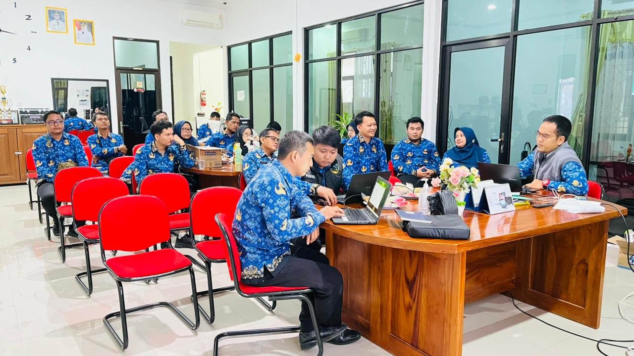 Kelurahan Jagasatru Hadiri Rapat Evaluasi Tagging Data Kewilayahan Kecamatan Pekalipan