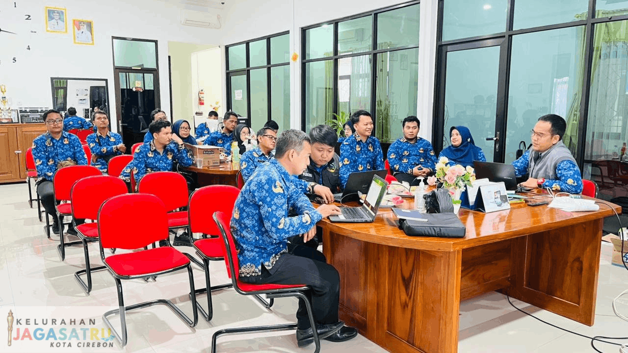 Kelurahan Jagasatru Hadiri Rapat Evaluasi Tagging Data Kewilayahan Kecamatan Pekalipan