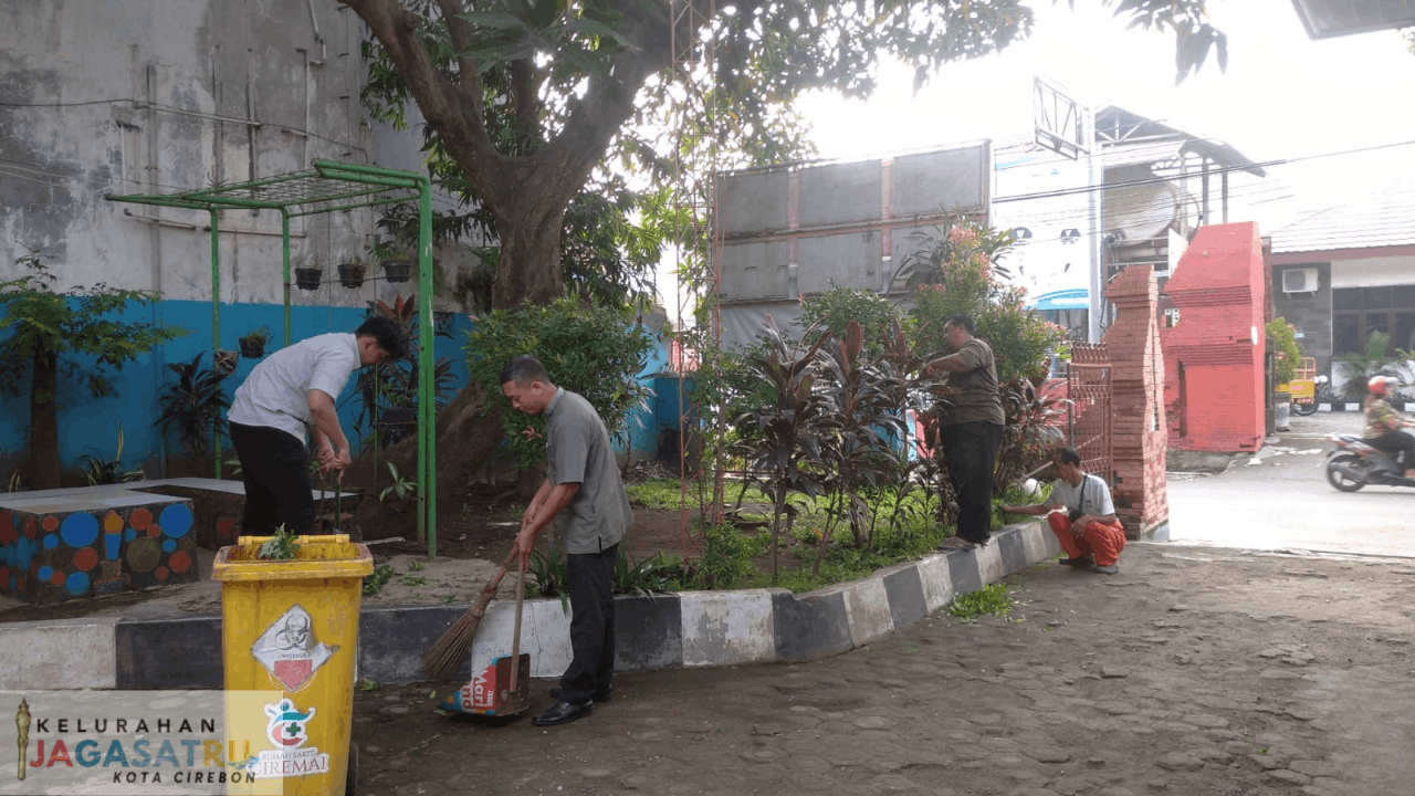 Giat Kebersihan Jumat Kelurahan Jagasatru