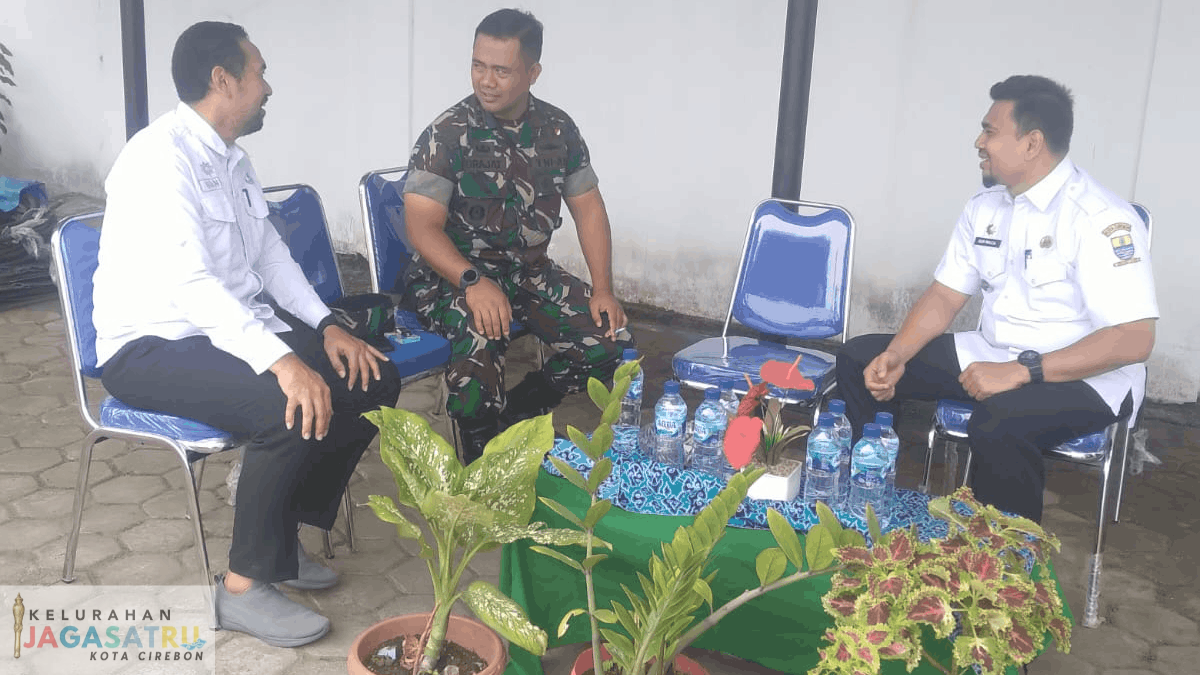 Kunjungan TNI dan Unsur Pemerintahan pada Kegiatan Perbaikan Jembatan Perintis Garuda Tahap III