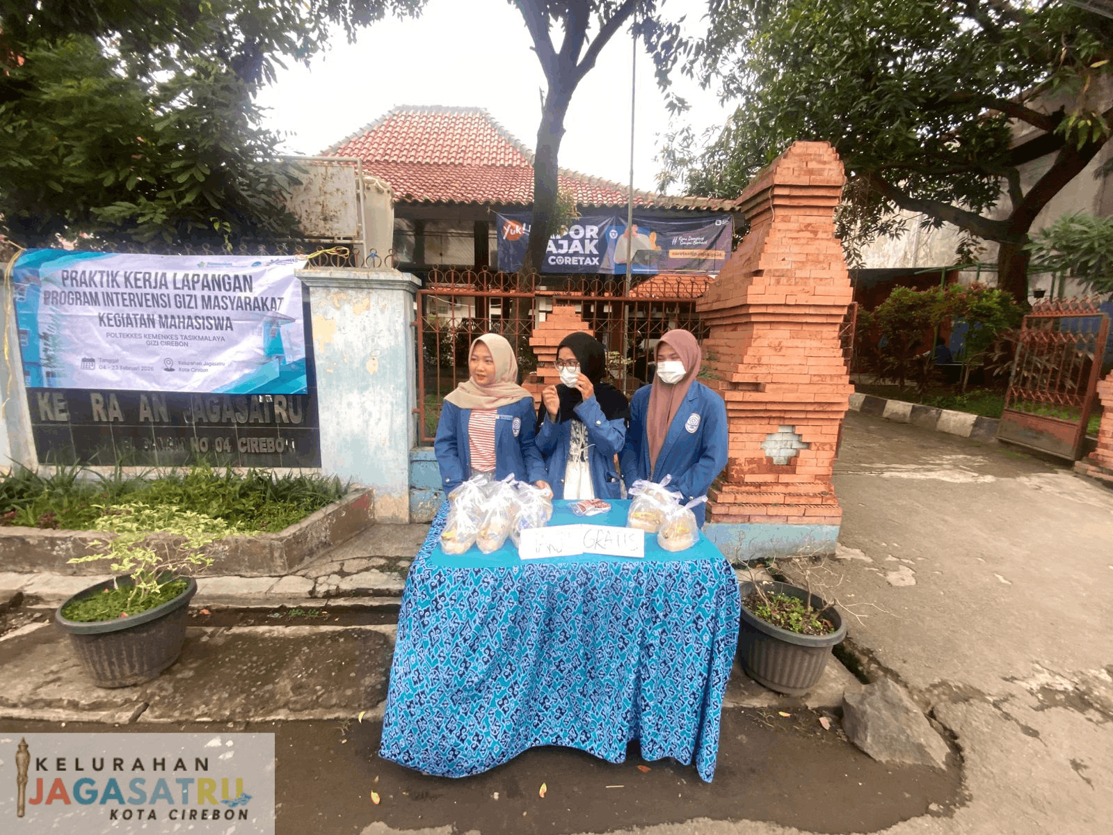 Berbagi Takjil dan Pemeriksaan Kesehatan Gratis Warnai Sore Ramadhan di Kelurahan Jagasatru