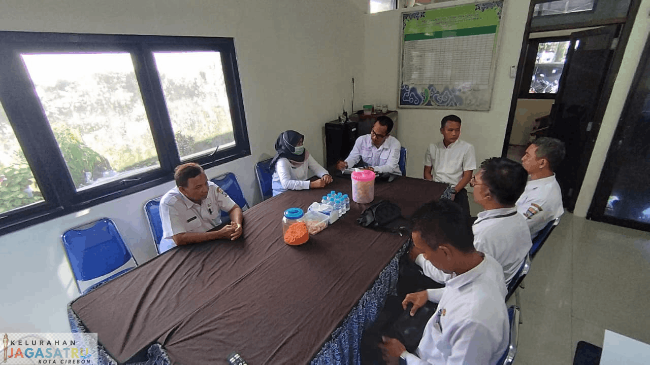 Monev Pembinaan LKK oleh Kasi Pemerintahan Kecamatan Pekalipan di Kelurahan Jagasatru