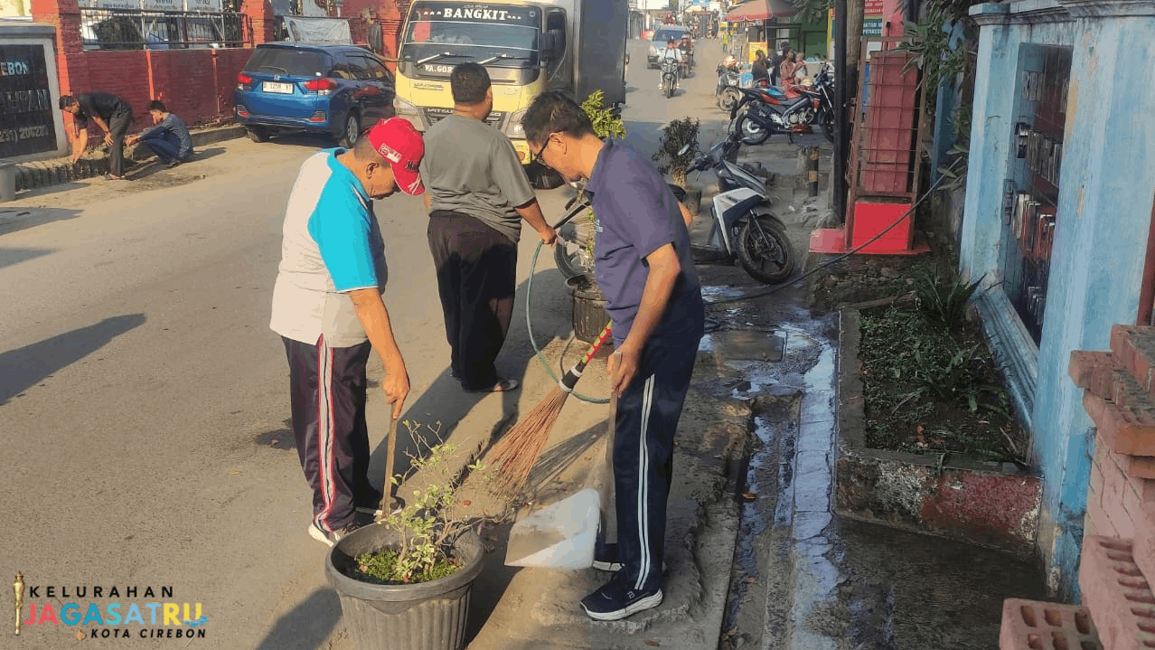 Kerja Bakti Kelurahan Jagasatru Memperingati Hari Lingkungan Hidup Sedunia 2026